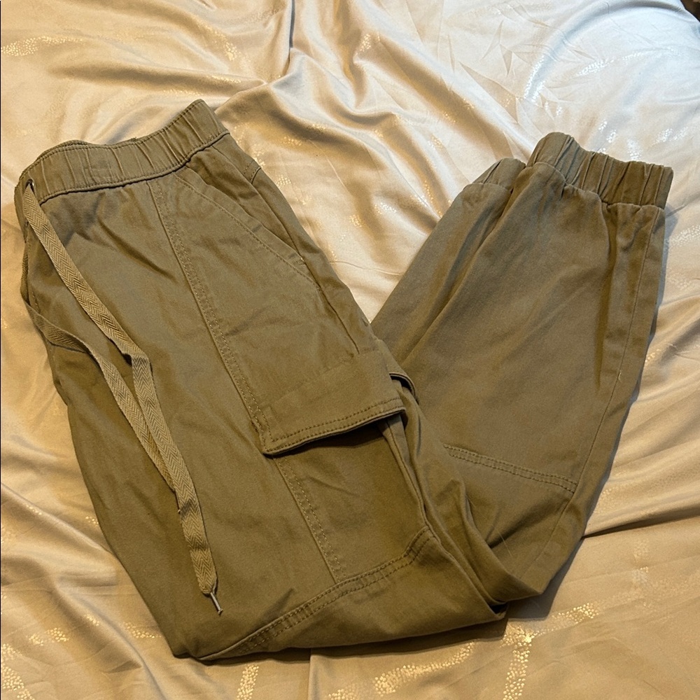 Women’s Olive Cargo Pants